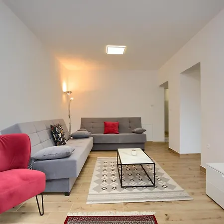 Aurelia - Terrace With Lemon Garden View דירה