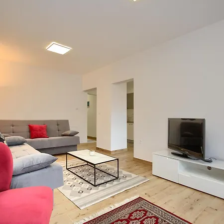 Aurelia - Terrace With Lemon Garden View דירה *