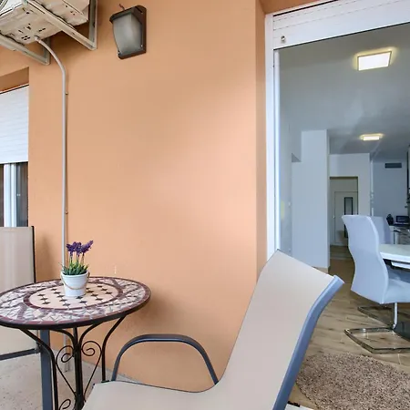 Aurelia - Terrace With Lemon Garden View Apartament